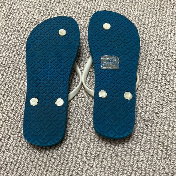 Tory Burch flip flops size 6 - Picture 3 of 3